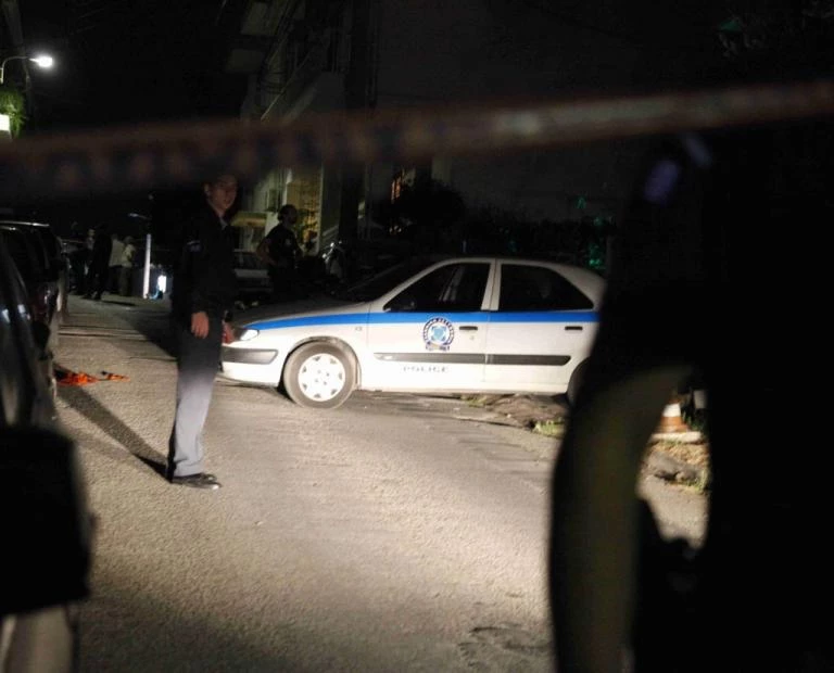 Τρόμος σε Καρδίτσα και Πάτρα από «σάτυρο» και επιδειξία